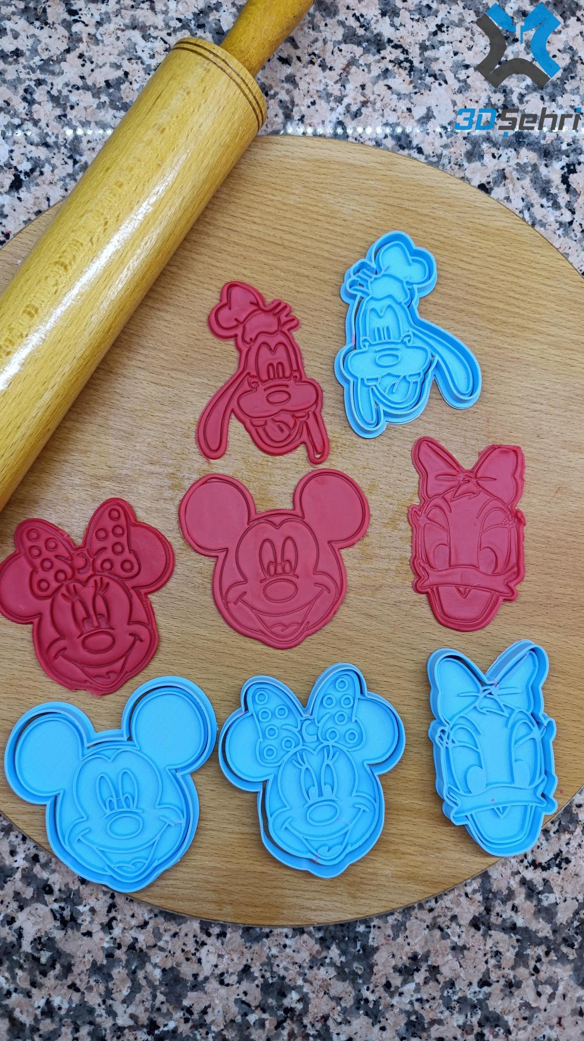 Mickey%20Mouse%20Kurabiye%20Kalıbı%20ve%20Şeker%20Hamuru%20Kalıbı%20Seti%204%20Adet%20-%209%20CM