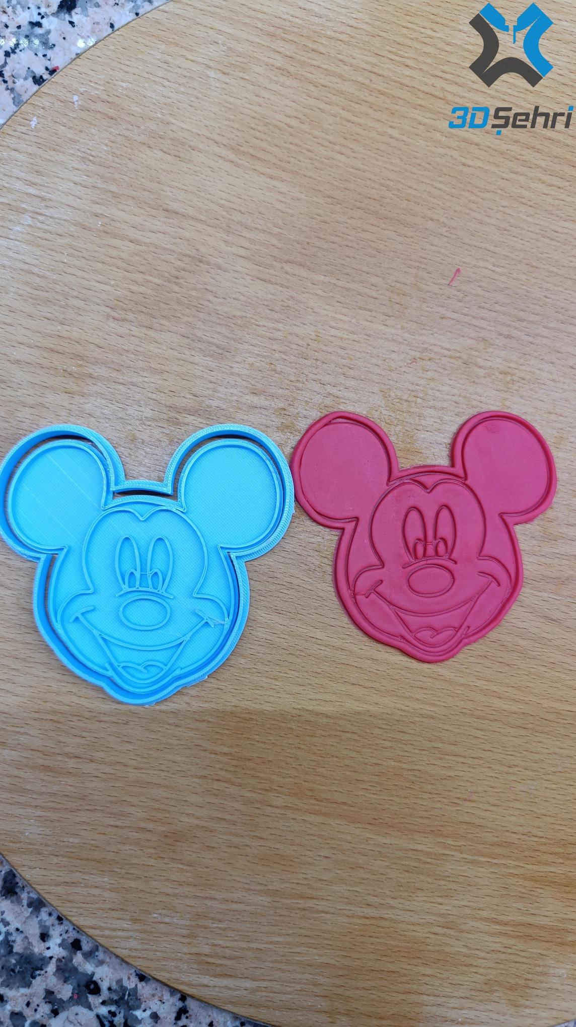 Mickey%20Mouse%20Kurabiye%20Kalıbı%20ve%20Şeker%20Hamuru%20Kalıbı%20Seti%204%20Adet%20-%209%20CM